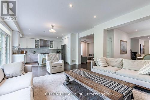 44 Elysian Fields Circle, Brampton, ON - Indoor Photo Showing Living Room