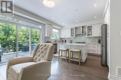 44 Elysian Fields Circle, Brampton, ON - Indoor Photo Showing Kitchen With Upgraded Kitchen