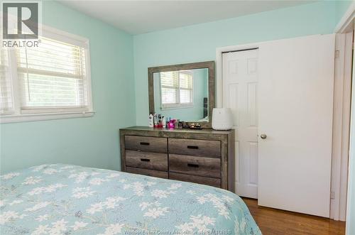 1077 Fairview, Windsor, ON - Indoor Photo Showing Bedroom