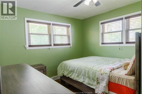 1077 Fairview, Windsor, ON - Indoor Photo Showing Bedroom