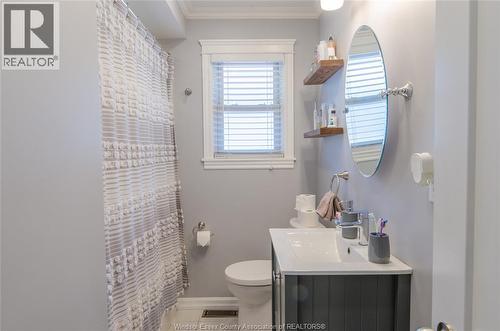 1077 Fairview, Windsor, ON - Indoor Photo Showing Bathroom