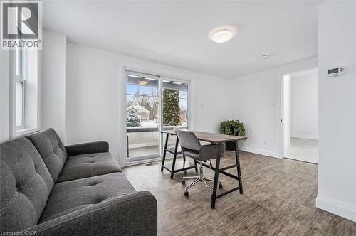 149 Woolwich Street, Waterloo, ON - Indoor Photo Showing Living Room