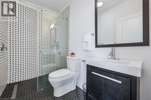 149 Woolwich Street, Waterloo, ON - Indoor Photo Showing Bathroom