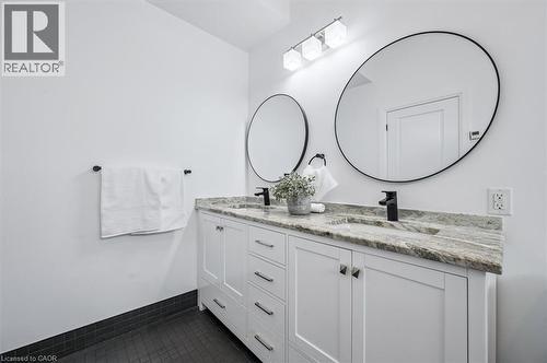 149 Woolwich Street, Waterloo, ON - Indoor Photo Showing Bathroom