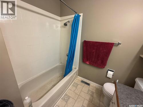 628 Staveley Crescent, Weyburn, SK - Indoor Photo Showing Bathroom