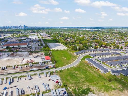 V/L Kamloops, Windsor, ON 