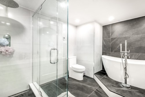 Master Bathroom - 303-5850 Av. Marc-Chagall, Côte-Saint-Luc, QC - Indoor Photo Showing Bathroom