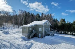 219 Ch. de Ste-Marguerite  Sainte-Marguerite-Du-Lac-Masson, QC J0T 1L0