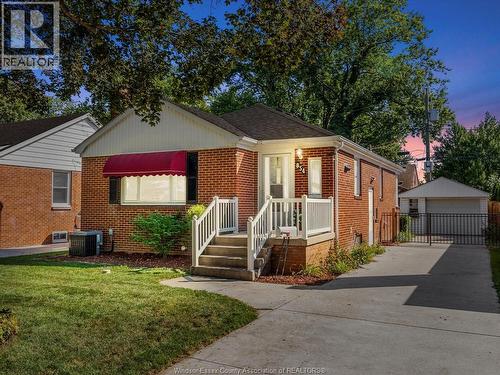 854 BELLEPERCHE PLACE  Windsor, ON N8S 3C1