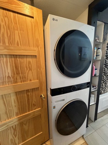 Salle de lavage - 26 Rue Gaspésienne E., Pointe-À-La-Croix, QC - Indoor Photo Showing Laundry Room