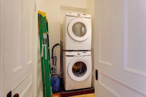Salle de lavage - 4267 Av. Christophe-Colomb, Montréal (Le Plateau-Mont-Royal), QC - Indoor Photo Showing Laundry Room