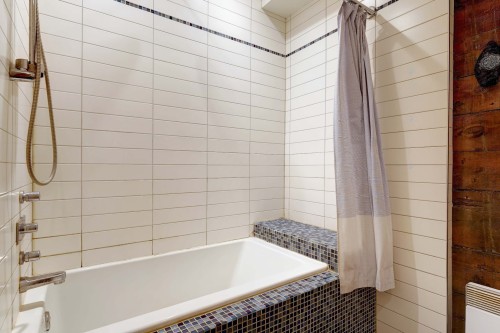 Salle de bains - 4267 Av. Christophe-Colomb, Montréal (Le Plateau-Mont-Royal), QC - Indoor Photo Showing Bathroom