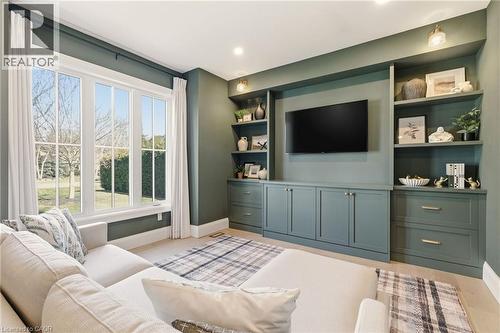 940 Gorton Avenue, Burlington, ON - Indoor