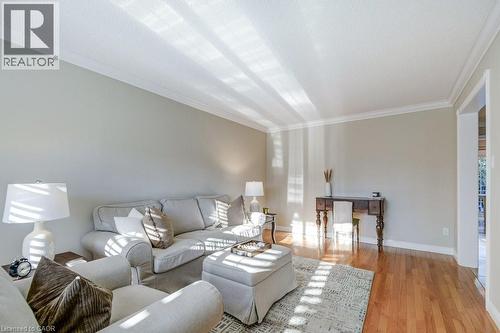 2444 Butternut Crescent, Burlington, ON - Indoor Photo Showing Living Room