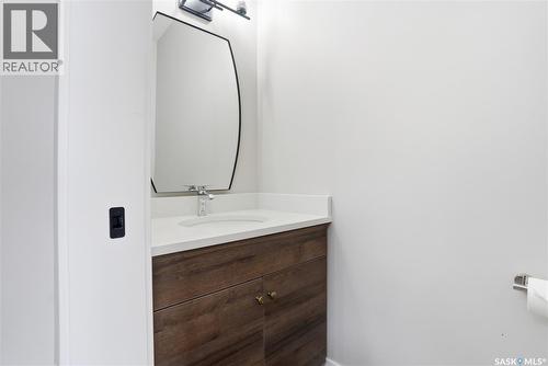 330 Aniskotaw Bend, Saskatoon, SK - Indoor Photo Showing Bathroom