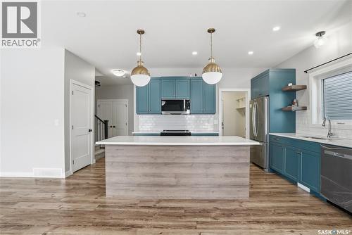 330 Aniskotaw Bend, Saskatoon, SK - Indoor Photo Showing Kitchen With Upgraded Kitchen