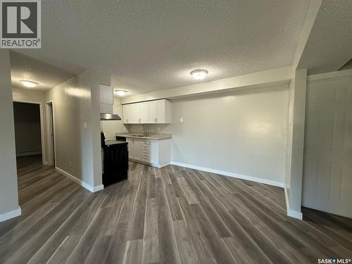 101 1822 Eaglesham Avenue, Weyburn, SK - Indoor Photo Showing Kitchen