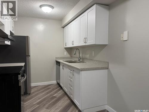 101 1822 Eaglesham Avenue, Weyburn, SK - Indoor Photo Showing Kitchen