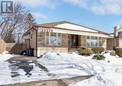 43 MARLEBON ROAD  Toronto, ON M9V 3V8