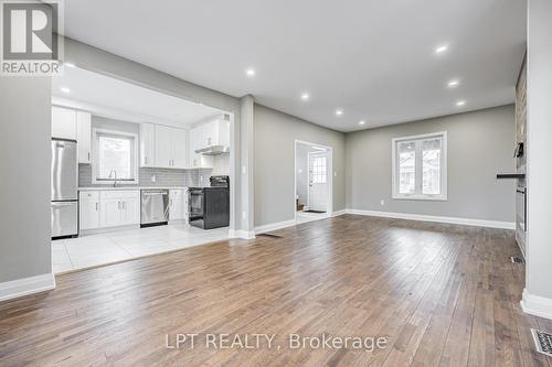 201 Ritson Road S, Oshawa, ON - Indoor Photo Showing Kitchen