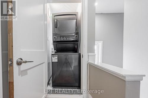 201 Ritson Road S, Oshawa, ON - Indoor Photo Showing Laundry Room