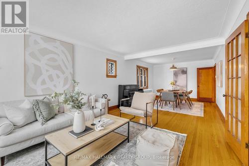 150 Ruskin Street, Ottawa, ON - Indoor Photo Showing Living Room