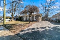 17 JASPER DRIVE  Aurora, ON L4G 3B6