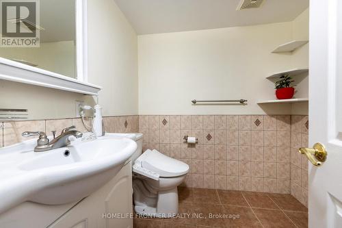3223 Constitution Boulevard, Mississauga, ON - Indoor Photo Showing Bathroom
