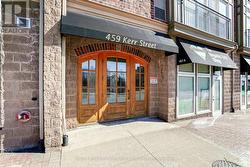 305 - 459 KERR STREET Oakville, ON L6K 3C2