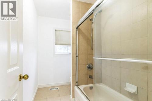 252 Thorner Drive, Hamilton, ON - Indoor Photo Showing Bathroom