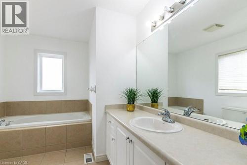 252 Thorner Drive, Hamilton, ON - Indoor Photo Showing Bathroom