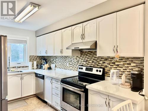 38A - 5940 Glen Erin Drive, Mississauga, ON - Indoor Photo Showing Kitchen With Upgraded Kitchen
