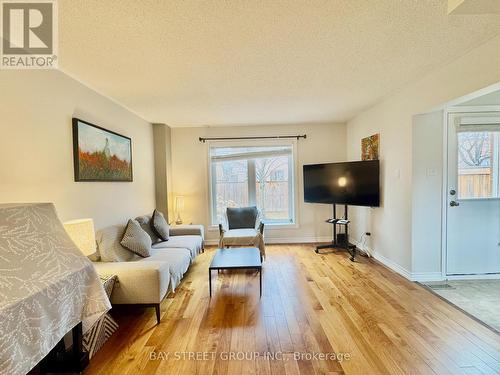 38A - 5940 Glen Erin Drive, Mississauga, ON - Indoor Photo Showing Living Room