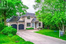 332 SAWYER ROAD  Oakville, ON L6L 3N7
