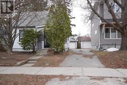 6 WARVET CRESCENT  Toronto, ON M4B 1P3
