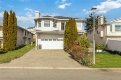 886 Lodi Ave Saanich, BC V8Z 6R2