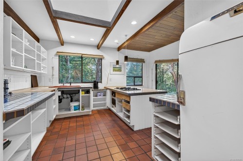 160 Sky Valley Rd, Salt Spring, BC 