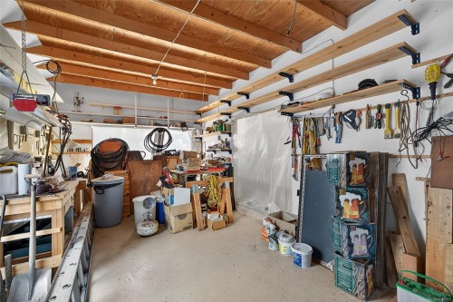 160 Sky Valley Rd, Salt Spring, BC 