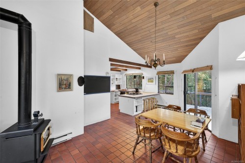 160 Sky Valley Rd, Salt Spring, BC 