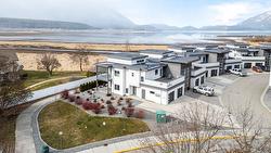 1-121 Harbourfront Drive  Salmon Arm, BC V1E 2T3