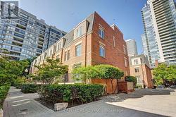 369 - 415 JARVIS STREET  Toronto, ON M4Y 3C1