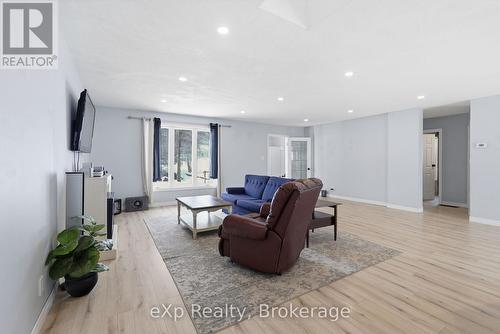 Main floor living area - 60 Main Street E, Mapleton, ON - Indoor