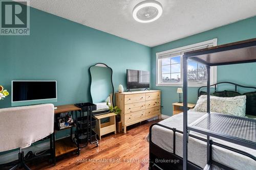 4728 Antelope Crescent, Mississauga, ON - Indoor Photo Showing Bedroom