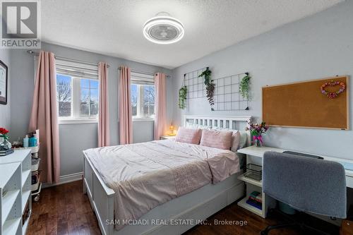 4728 Antelope Crescent, Mississauga, ON - Indoor Photo Showing Bedroom