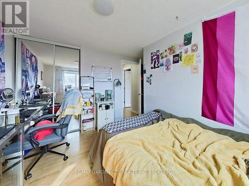 105 Tupper Drive, Thorold (Confederation Heights), ON - Indoor Photo Showing Bedroom