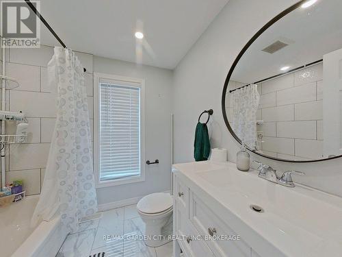105 Tupper Drive, Thorold (Confederation Heights), ON - Indoor Photo Showing Bathroom