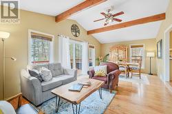 Living/dining flex space - 