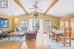 Flexible for living and dining - 