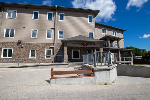 302 1223 Dawson Road, Lorette, MB - Outdoor With Deck Patio Veranda