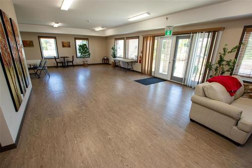 302 1223 Dawson Road, Lorette, MB - Indoor